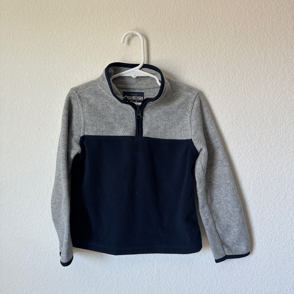OshKosh B'gosh KIDS Gray and Black Sweater Size 4T